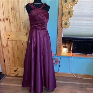 Elegant purple Evening Gown